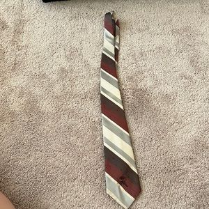 Countess Mara Mens tie